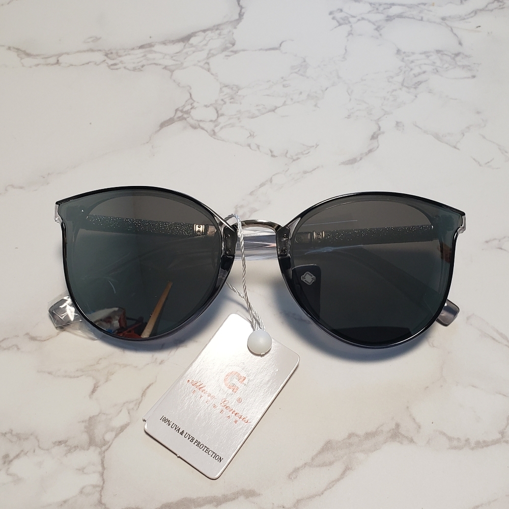 Women's Gray Reflective Luxury sunglasses.